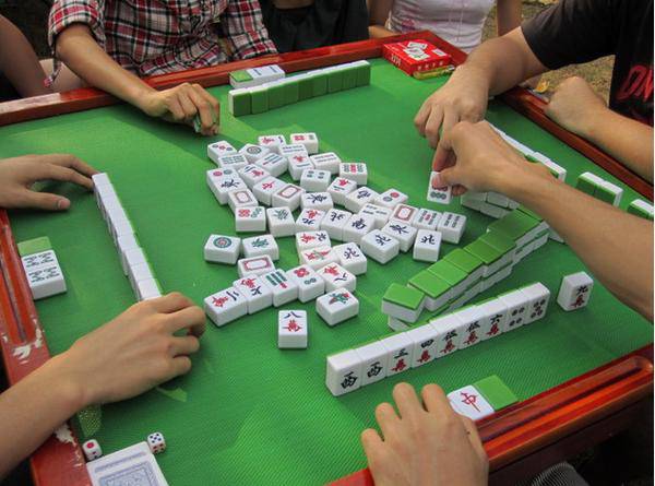 玩家必看科普！全民如意麻将其实是有挂的(怎么提手拿好牌)