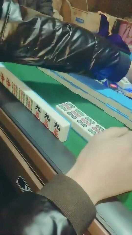挂水麻将图片（挂水打牌图片）