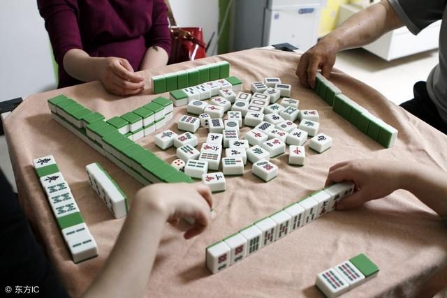 三分钟了解！太浪麻将其实是有挂的(怎么打系统才能给好牌)