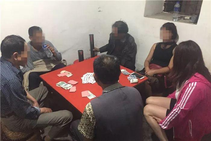 如何在大门口挂字牌（大门口挂牌子左边或者右边?）