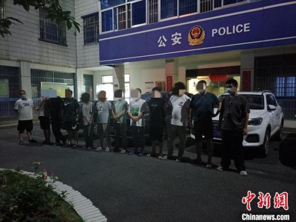 普及一下“朋友安徽麻将到底有挂吗”开挂教学