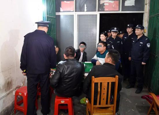 中至赣州麻将确实有挂的(揭秘手机上提高胜率)