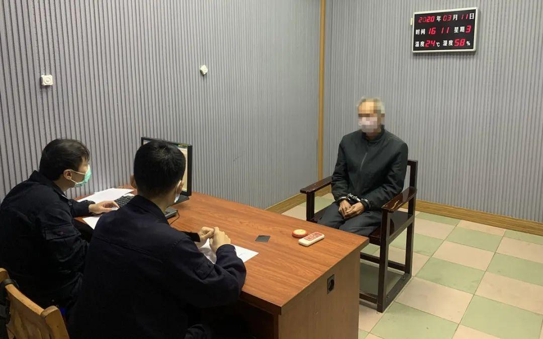 火爆全网!扑克牌三公玩法《新浪科技 讲解窍门》