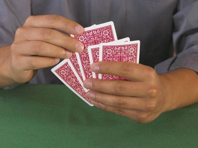 实测分享“普通扑克牌梭哈识别报点仪器《新浪科技 讲解窍门》