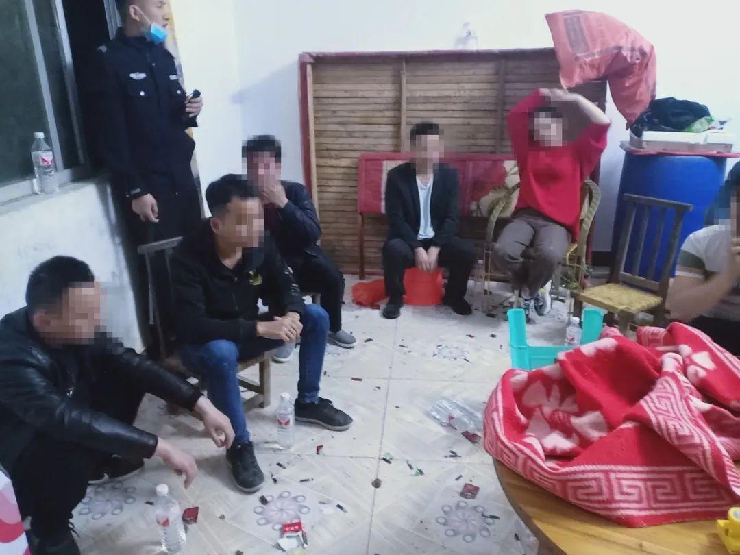 必看盘点揭秘!实用普通扑克牌三公先进产品仪器《新浪科技 讲解窍门》
