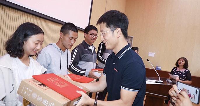 厉害了!玩牌九读牌工具《详细教程 新浪科技》