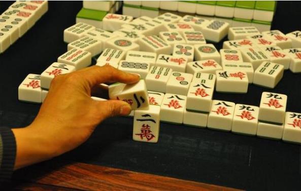 必看盘点揭秘!打牌九必胜口诀一《我来教教你怎么赢 》
