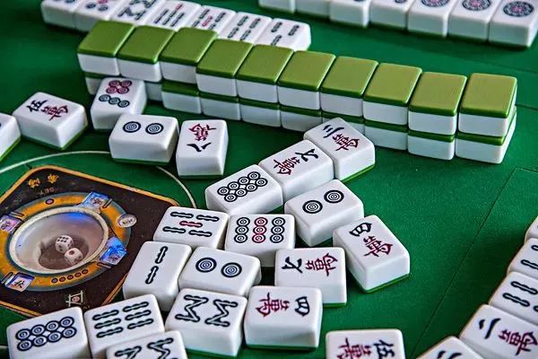 微信雀神麻将输赢规律(揭秘微信里最新神器下载)