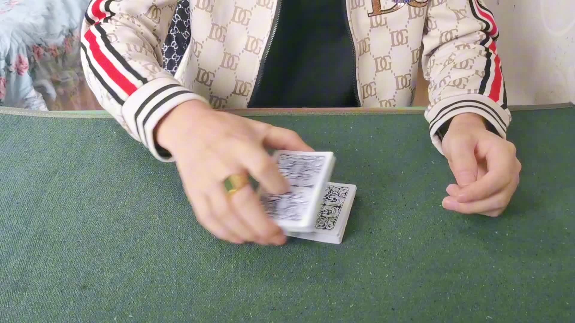 必看盘点揭秘!普通扑克牌打金花洗牌七招方法《详细教程 新浪科技》